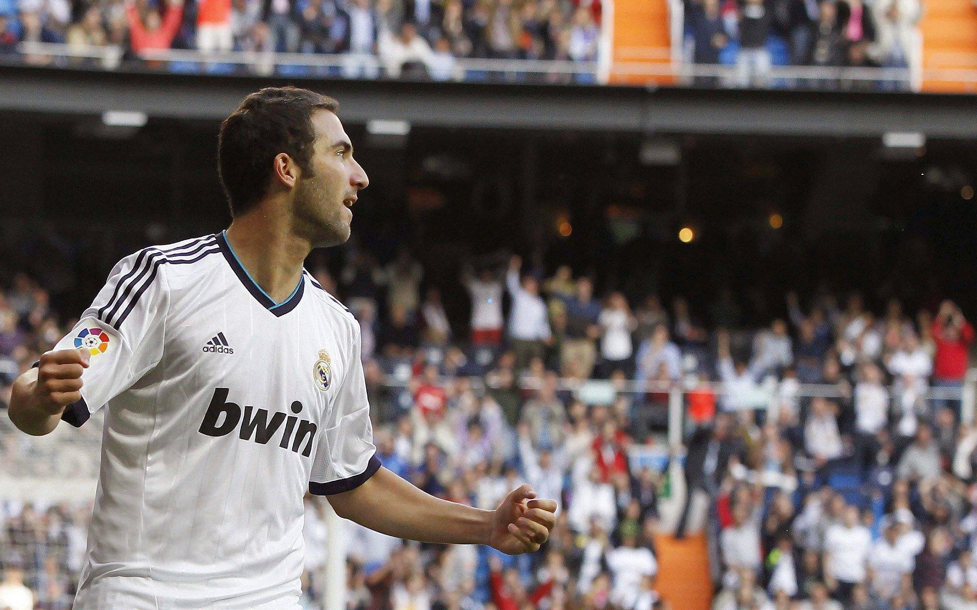 爱游戏在线-甘当绿叶！库里半场7助攻化身组织核心，仅得4分却引领团队胜利-第1张图片-爱游戏-稳定流畅的综合娱乐服务平台